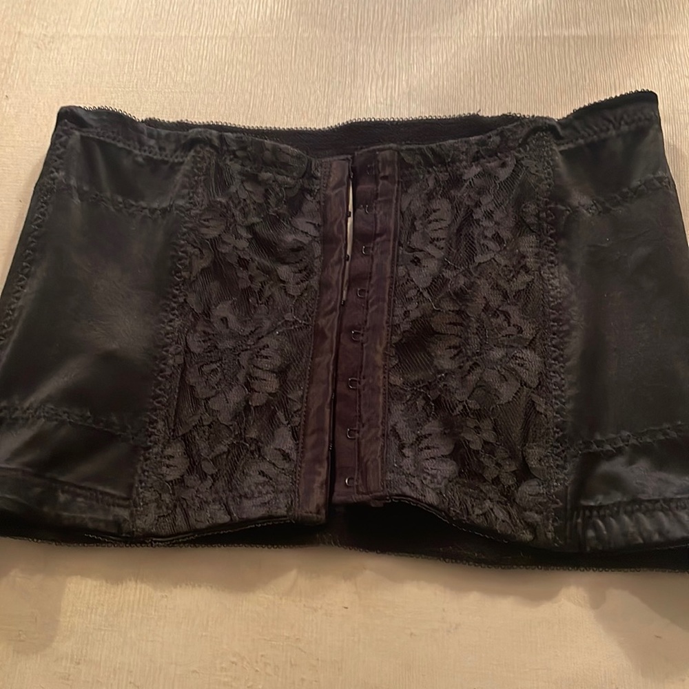 Shapewear, Corsette black and size L